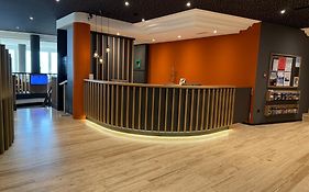 Wohnung mit See und Bergsicht im vier Sterne Hotel